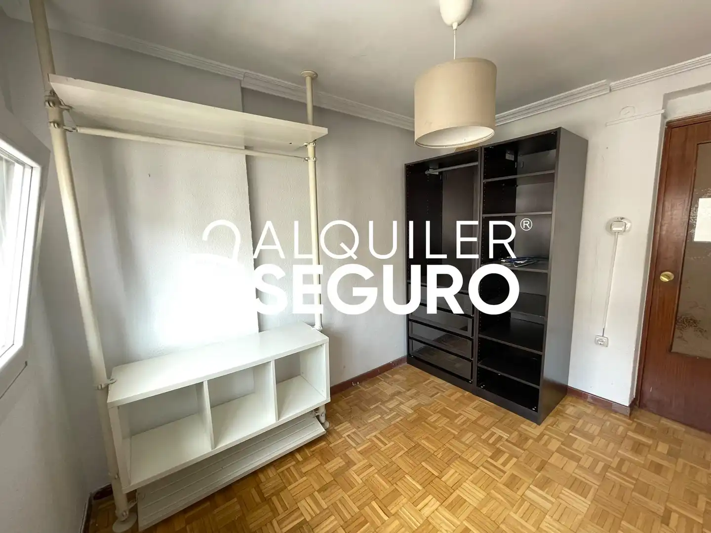 Habitación de Piso de alquiler en Madrid con Aire acondicionado, Calefacción y Amueblado