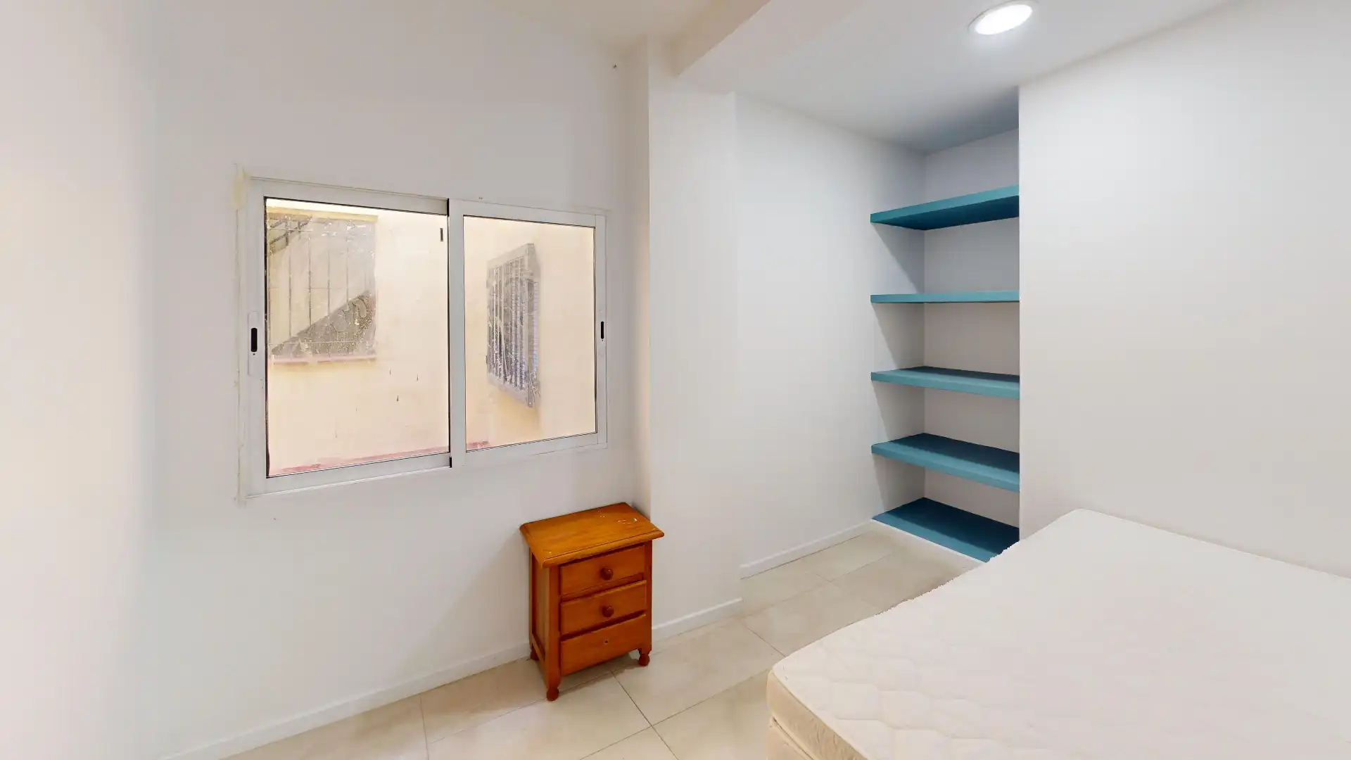 Habitación de Piso en venta en Alicante / Alacant con Amueblado, Lavadora y Balcón
