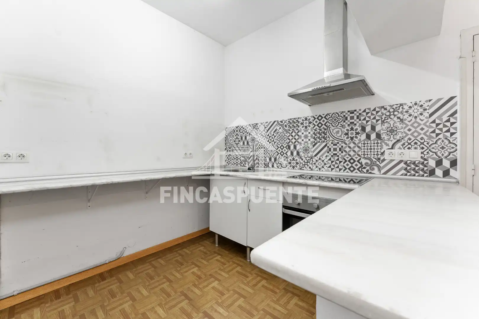 Cuina de Estudi en venda en Barcelona amb Parquet