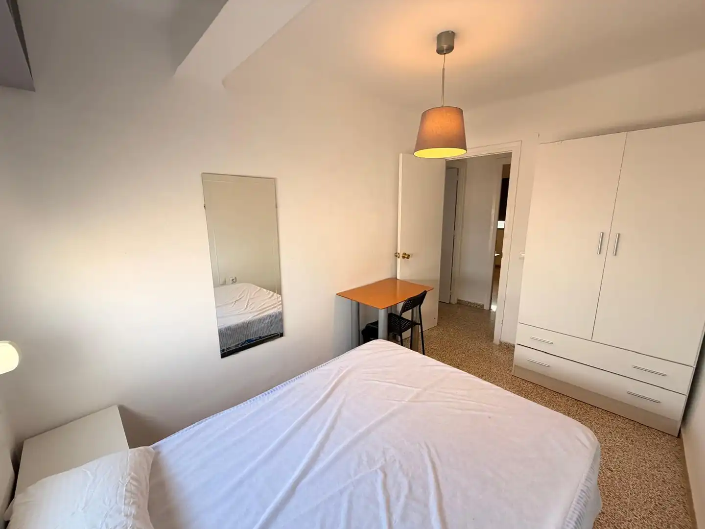 Bedroom of Flat for rent in Bailén - Miraflores