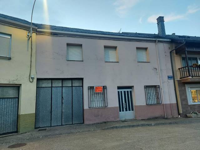 Casa-chalet en Venta en Villagatón