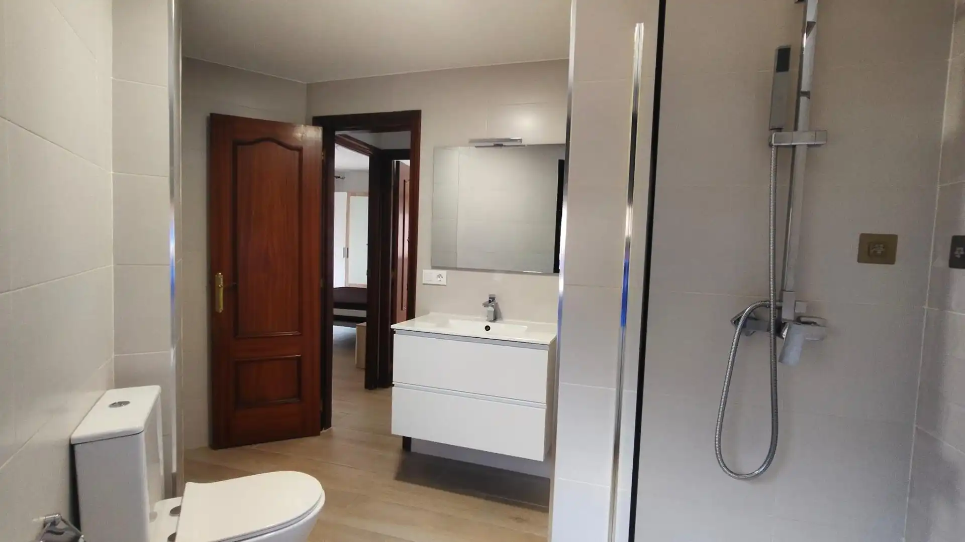 Bathroom of Flat for rent in Plasencia  with Heating, Terrace and Furnished