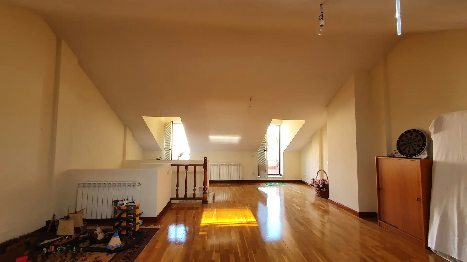 Casa adosada en venda en Dueñas amb Calefacció, Parquet i Terrassa