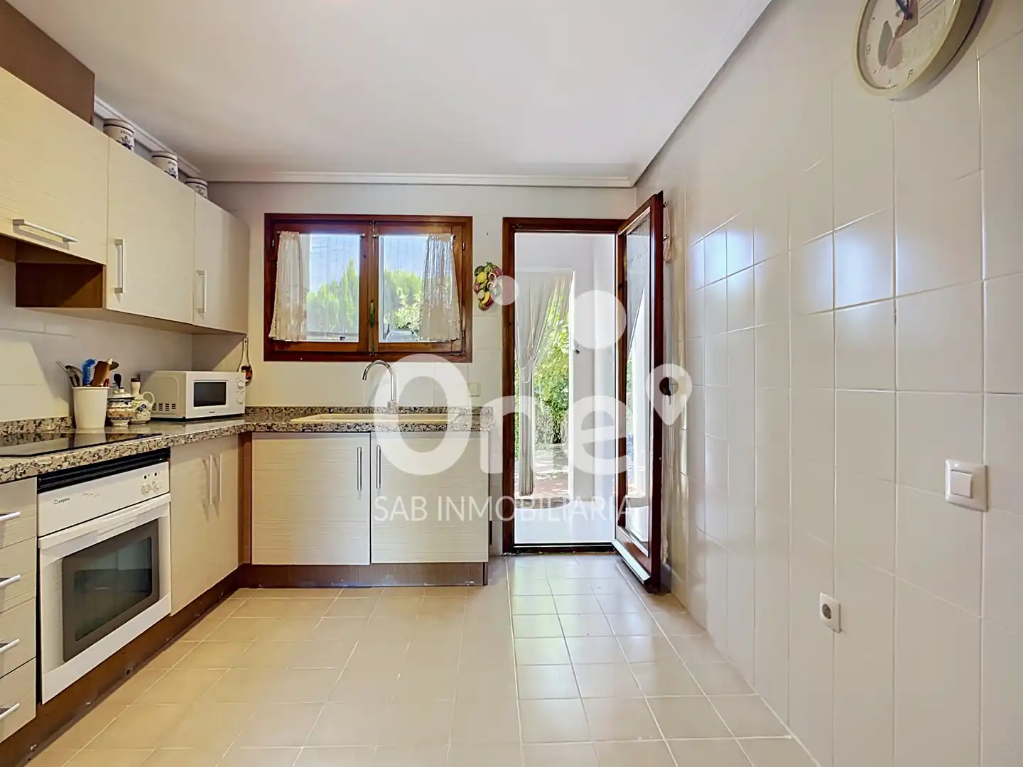 Kitchen of Houses for sale in San Antonio de Benagéber  with Air Conditioner, Private garden and Terrace
