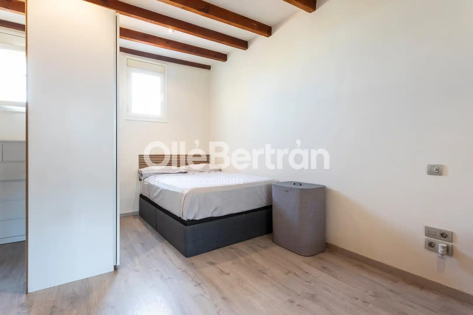 Habitación de Ático en venta en Barcelona con Calefacción y Terraza