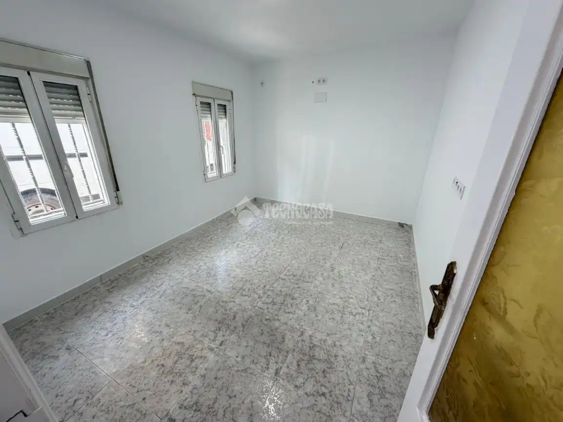 Flat for sale in Puente de Vallecas, imagen 2