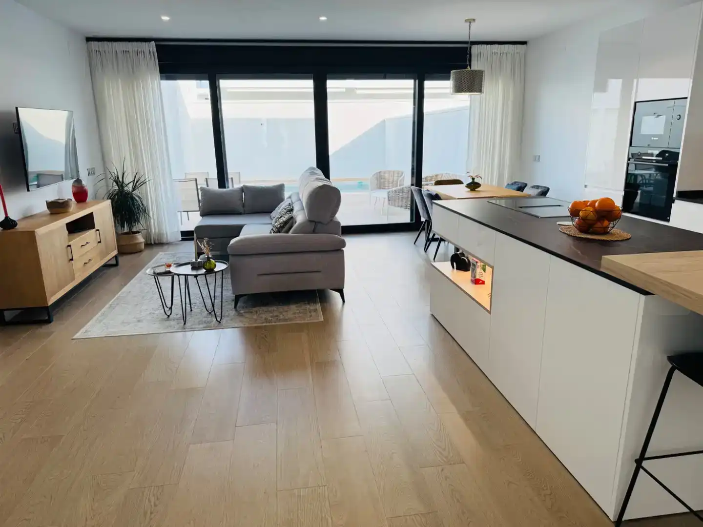Sala de estar de Piso en venta en Dos Hermanas con Aire acondicionado, Piscina y Balcón