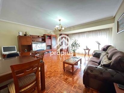 Living room of Flat for sale in Oviedo   with Heating, Parquet flooring and Terrace