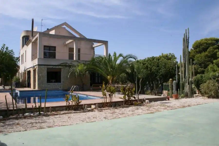 Chalet con piscina en venta en Garbinet - Vistahermosa, imagen 36