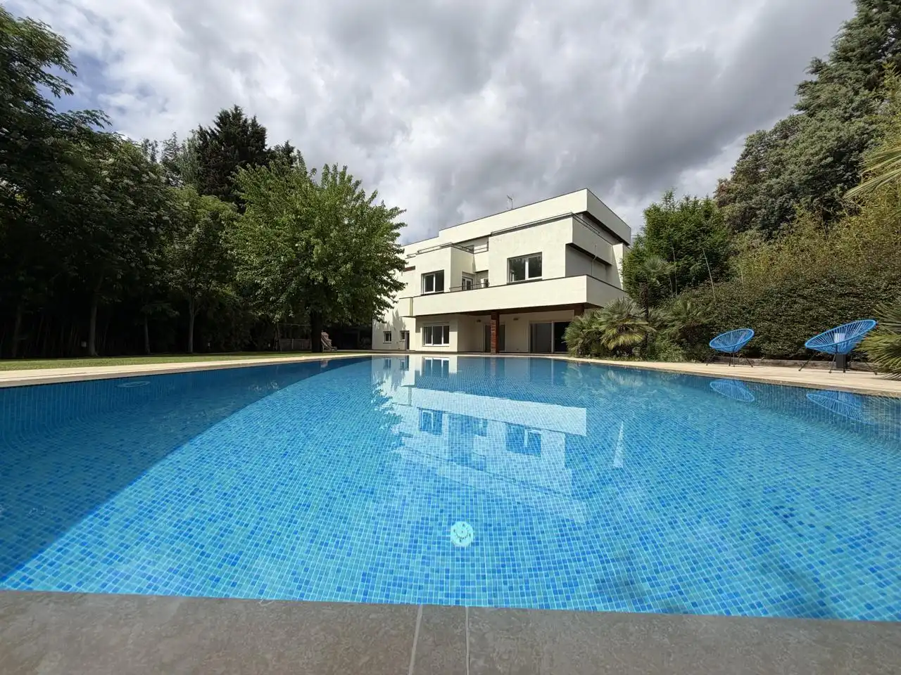 Piscina de Casa o xalet de lloguer en  Madrid Capital