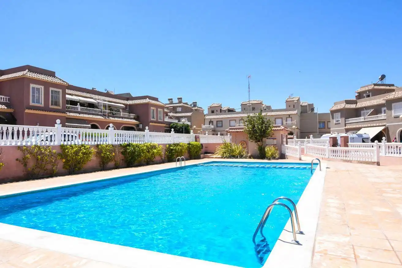 Casa aparellada amb piscina en venda a Calle de Creta, imagen 29