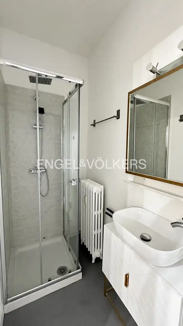 Bathroom of Apartments for rent in Madrid  with Heating and Pets allowed
