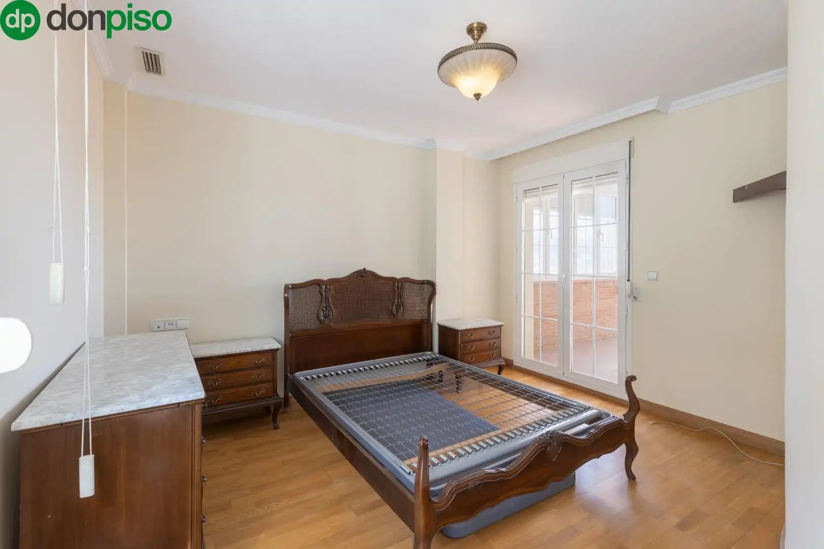 Schlafzimmer von Einfamilien-Reihenhaus zum Verkauf in Granada mit Klimaanlage, Heizung und Terrasse