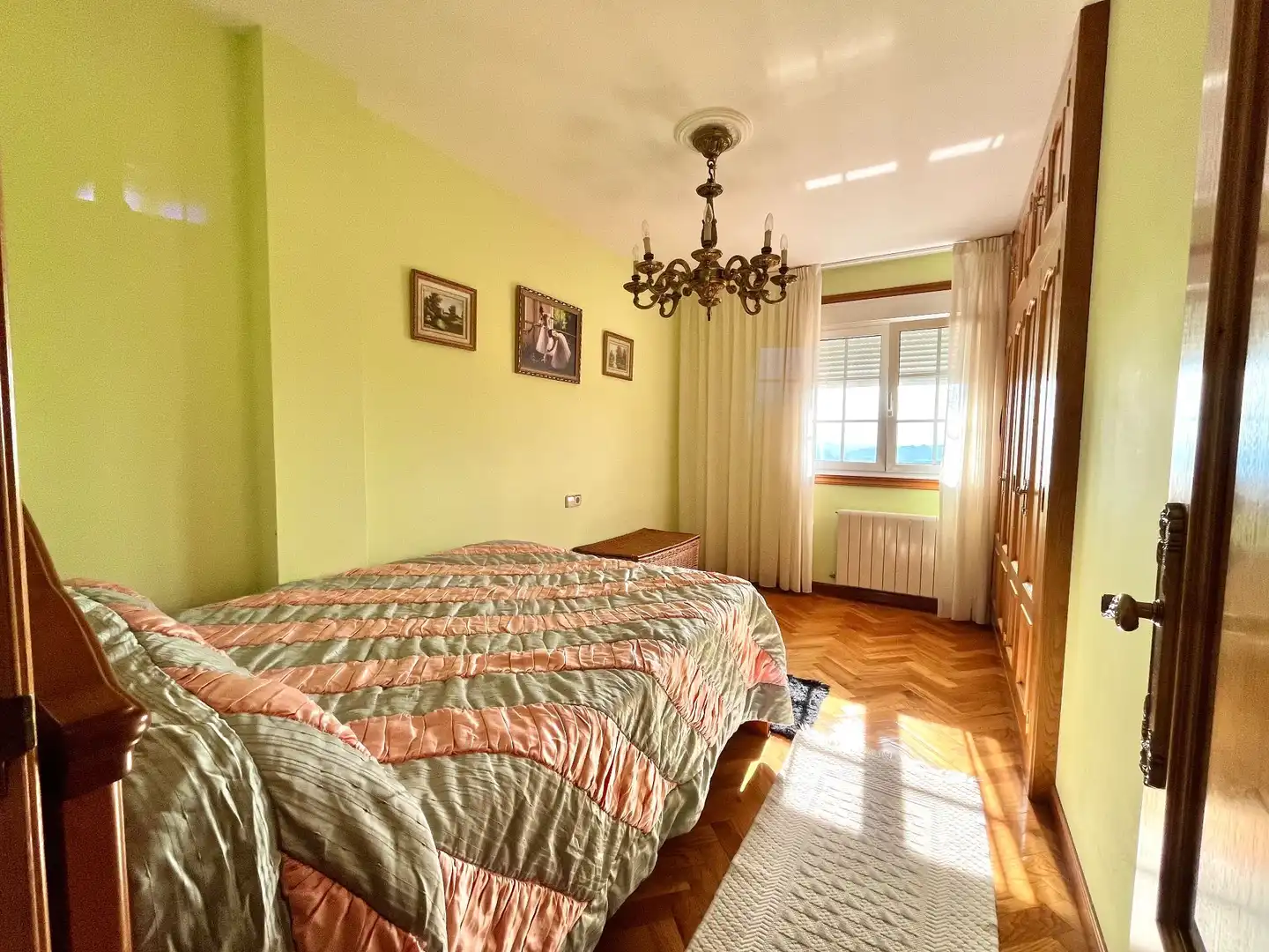 Dormitori de Casa o xalet en venda en Culleredo amb Calefacció, Terrassa i Traster
