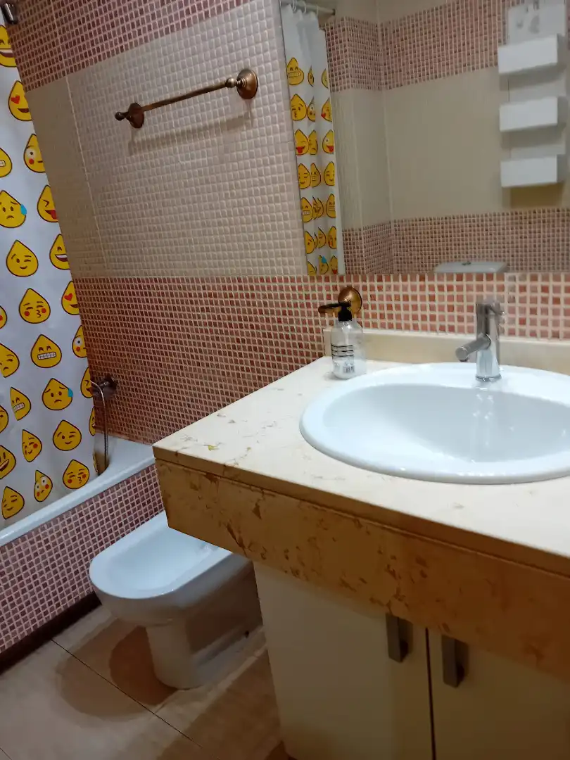 Badezimmer von Wohnung zur Miete in Granada mit Klimaanlage, Heizung und Möbliert
