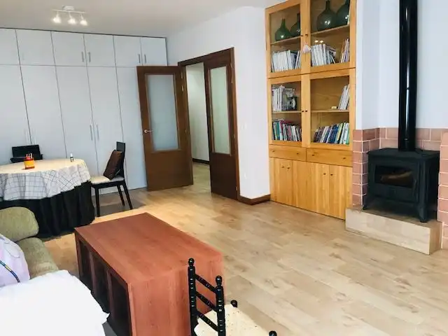 Sala d'estar de Casa o xalet en venda en Cuéllar amb Calefacció, Jardí privat i Terrassa
