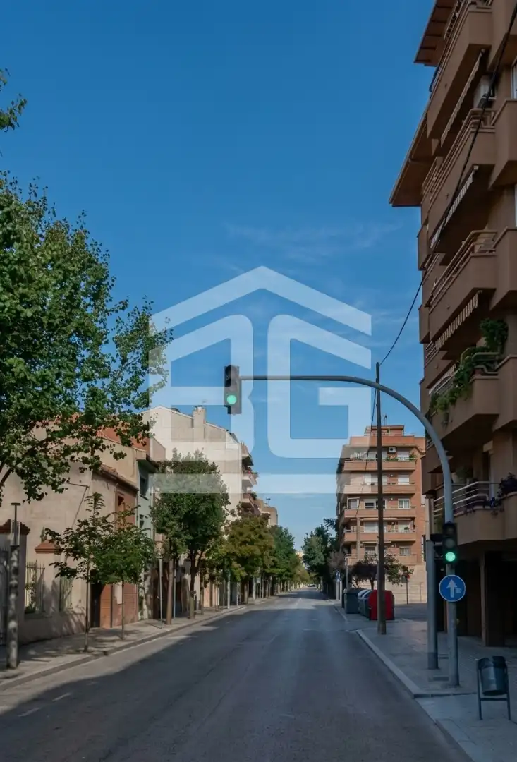 Buildings for sale in Carrer de Joan Prim, Joan Prim