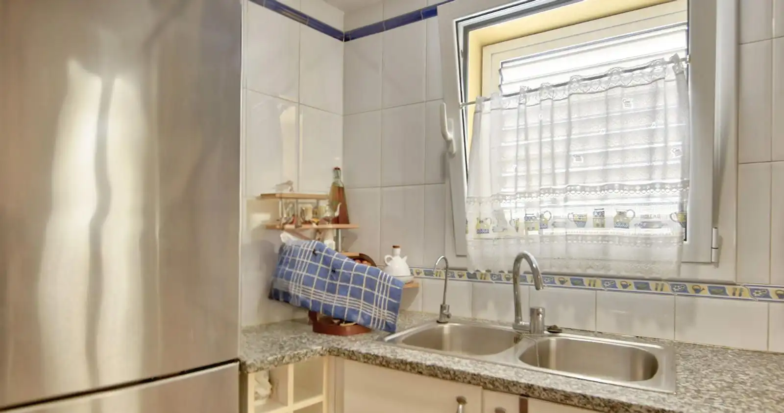 Küche von Einfamilien-Reihenhaus zum Verkauf in Palafrugell mit Klimaanlage, Heizung und Terrasse