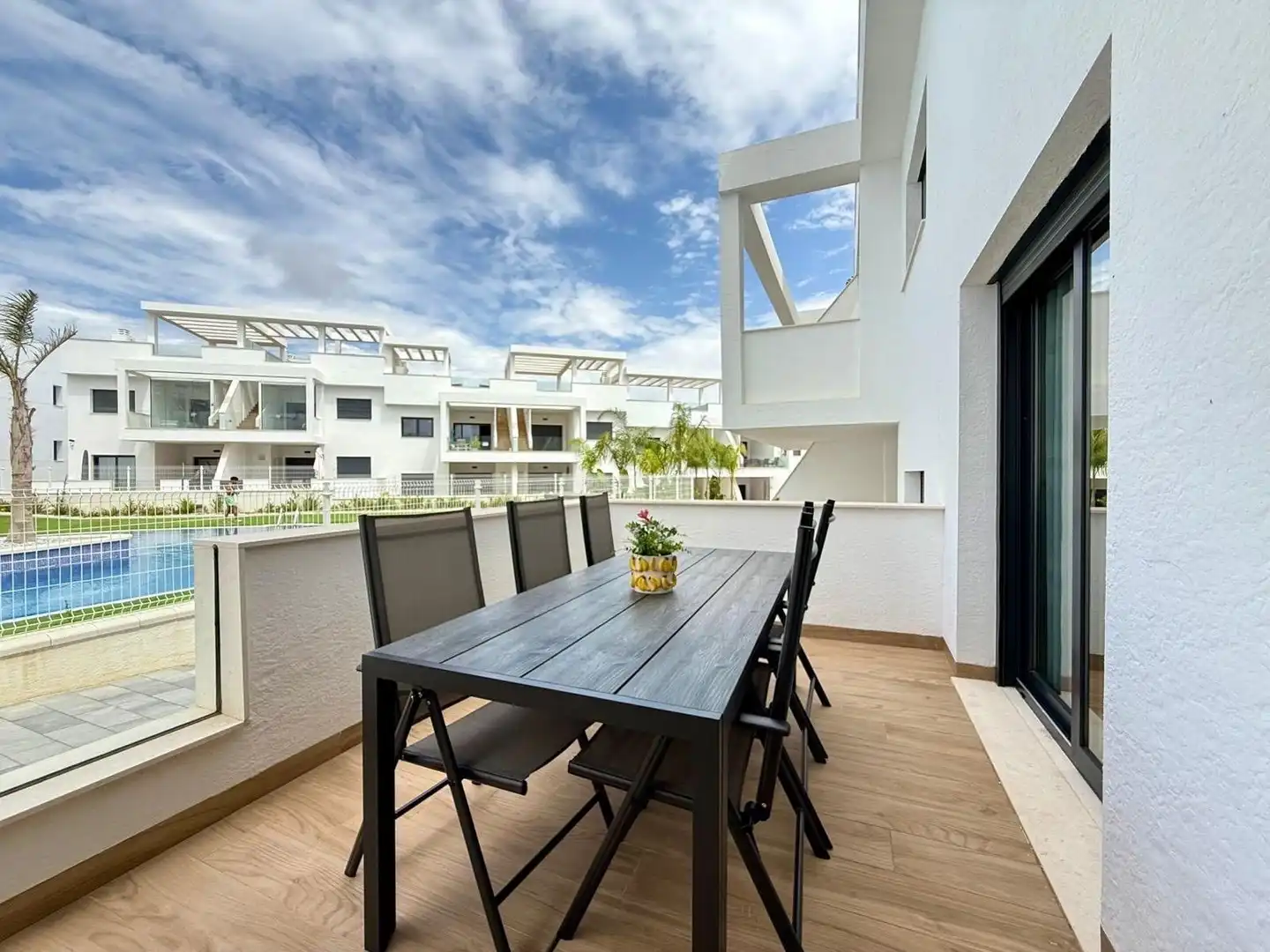 Terrace of Flat for rent in Torrevieja  with Air Conditioner, Heating and Private garden