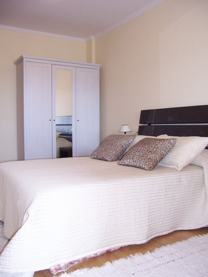 Dormitori de Apartament de lloguer en Cariño amb Calefacció, Parquet i Terrassa