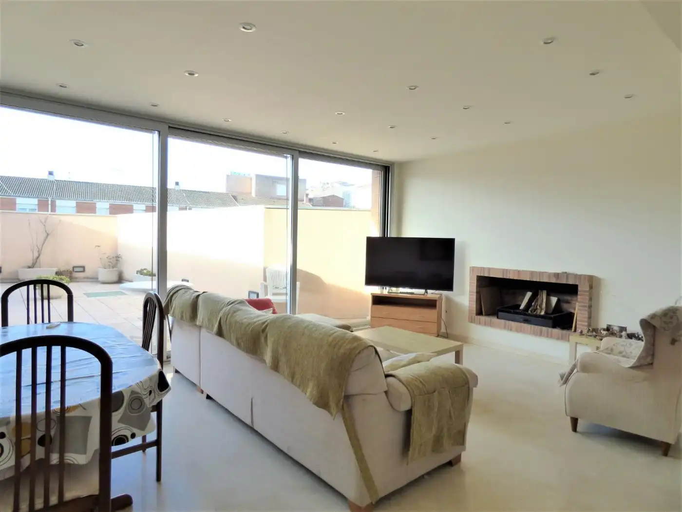 Sala d'estar de Casa o xalet en venda en Manresa amb Aire condicionat, Calefacció i Terrassa