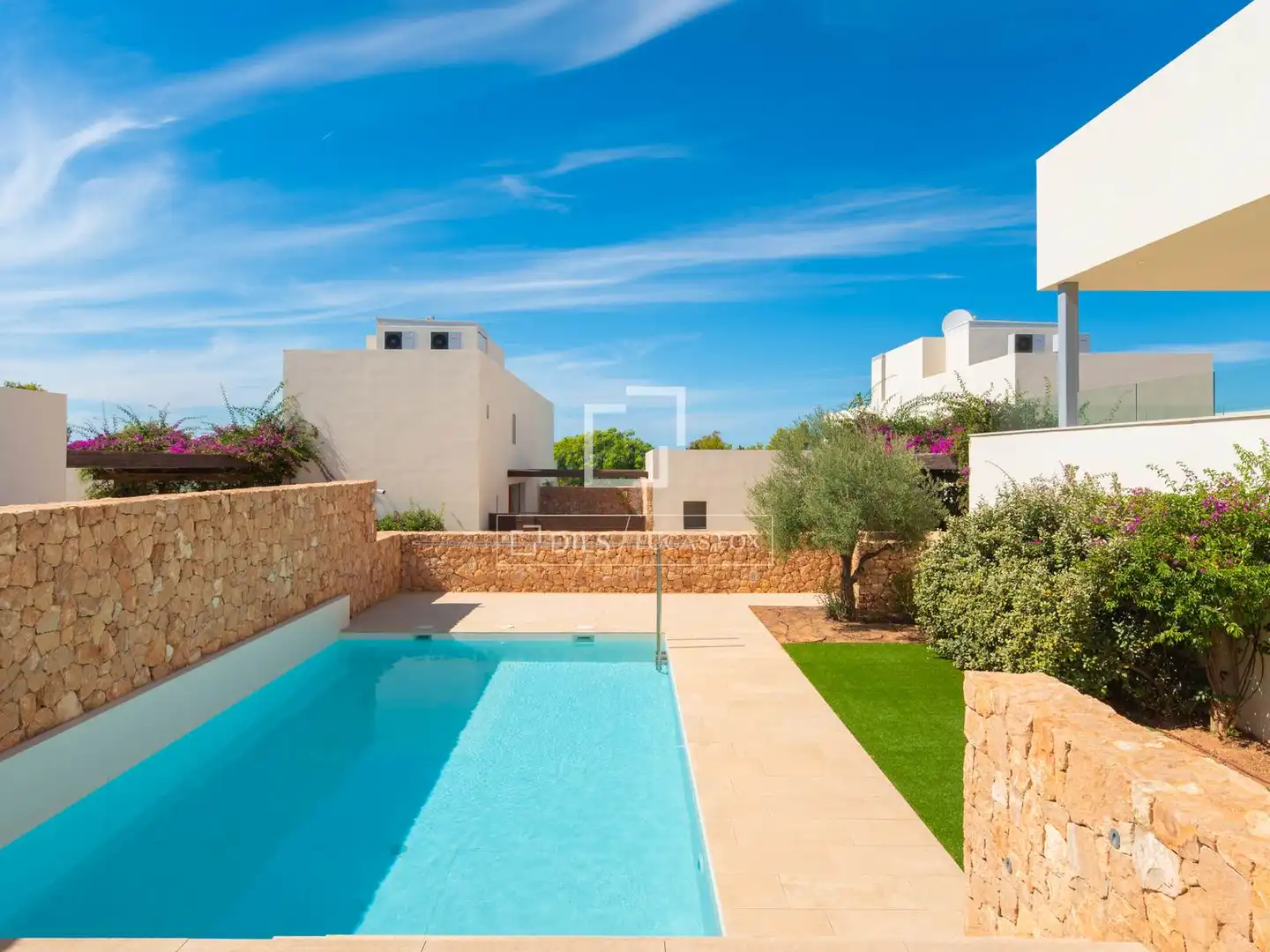 Swimming pool of Houses for sale in Sant Josep de sa Talaia  with Air Conditioner, Heating and Private garden