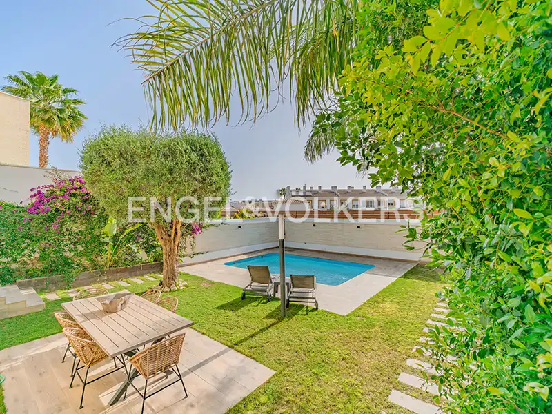 Casa pareada con piscina en venta en Calle Conrado Albadalejo 43, imagen 6