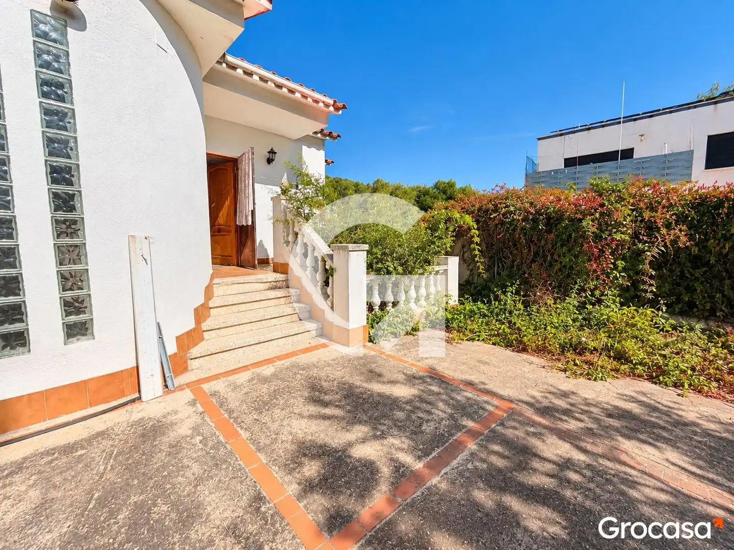 Villa con piscina in vendita a CL VIOLETA