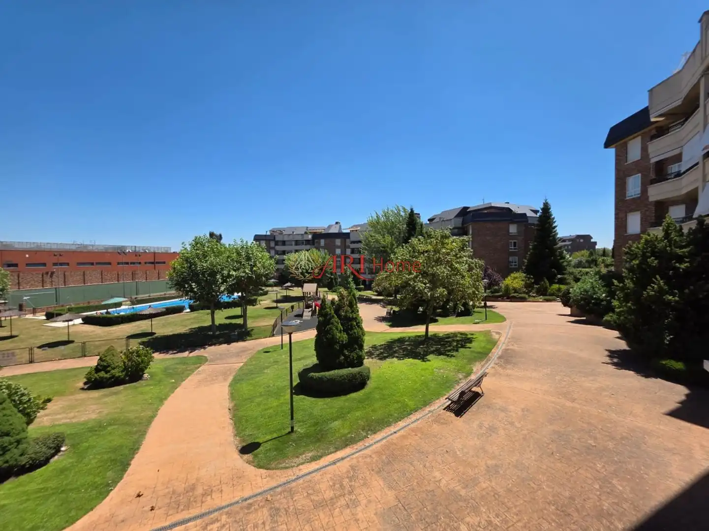 Vista exterior de Pis en venda en Majadahonda amb Aire condicionat, Calefacció i Terrassa