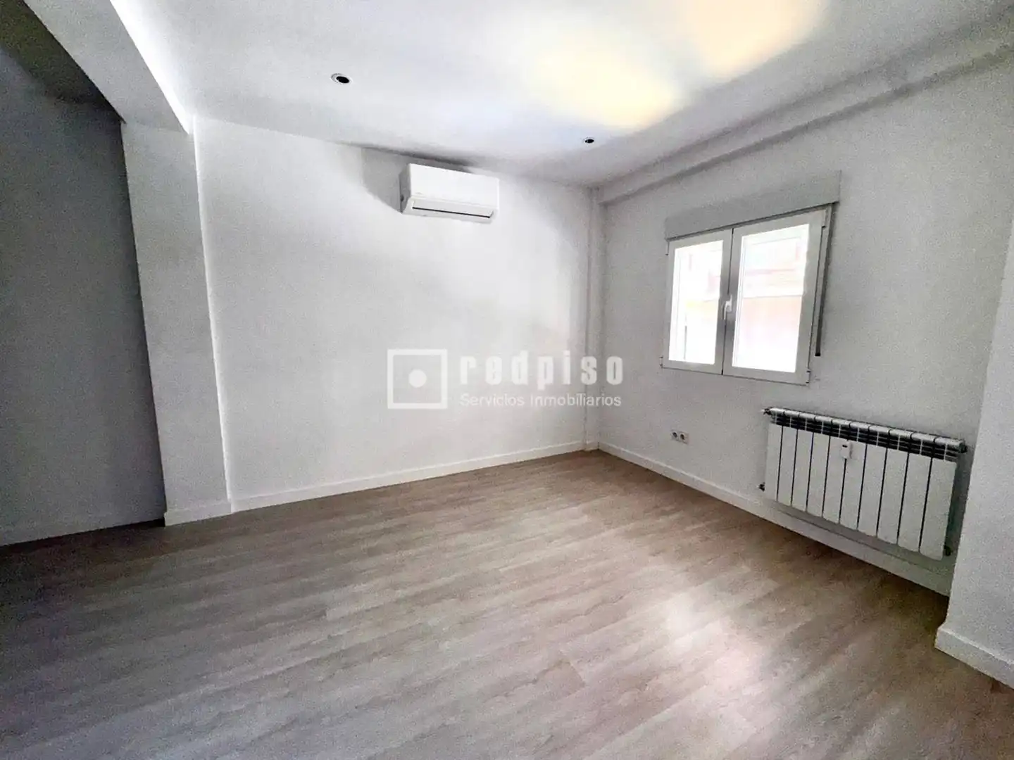 Bedroom of Flat for rent in Madrid  with Air Conditioner and Heating