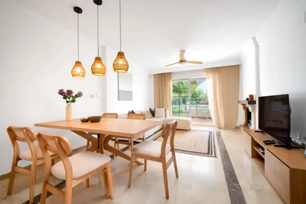 Wohnung mit Pool zum Verkauf in Río Real - Los Monteros, imagen 4