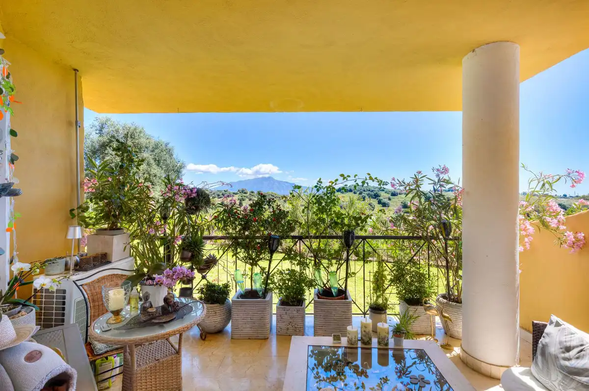 Terrasse von Wohnungen zum Verkauf in Estepona mit Klimaanlage, Terrasse und Abstellraum