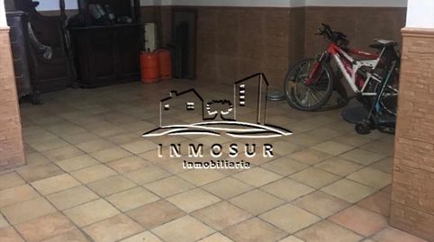 Casa en pleno centro de Lucena, junto al Coso y la Plaza Nueva distribuida en cuatro plantas. La planta baja cuenta con 74 m2. y d, imatge 3