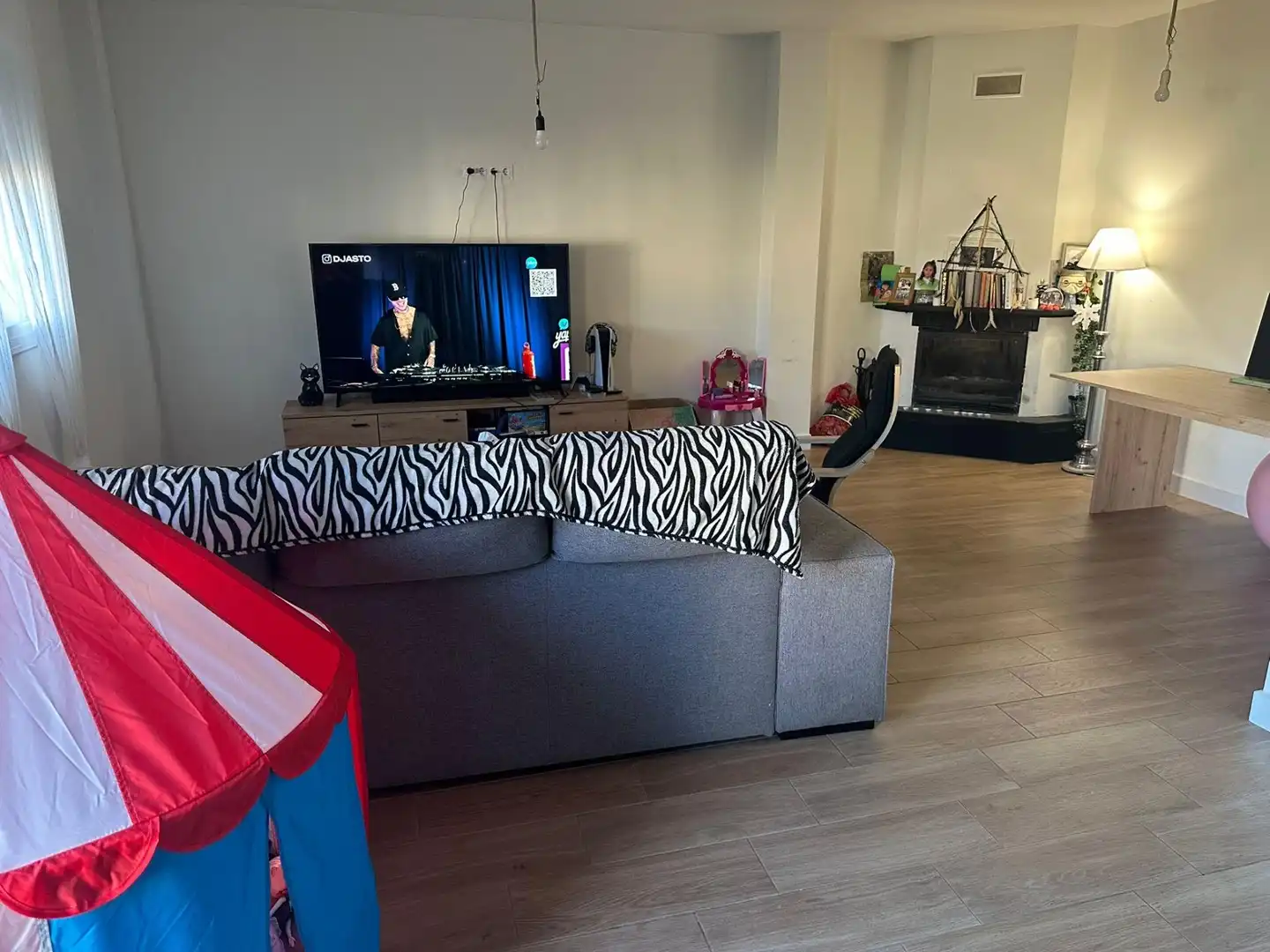 Sala d'estar de Casa o xalet en venda en Córdoba amb Aire condicionat, Jardí privat i Terrassa