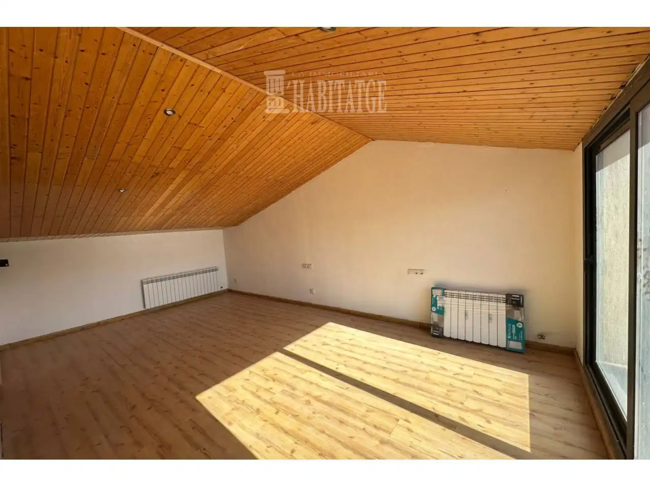 Dúplex en venta en Torelló con Parquet, Terraza y Balcón