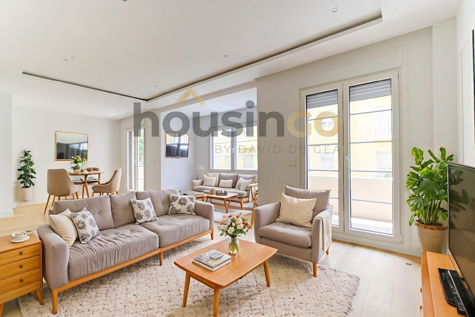 Living room of Flat to rent in  Madrid Capital  with Air Conditioner, Heating and Parquet flooring