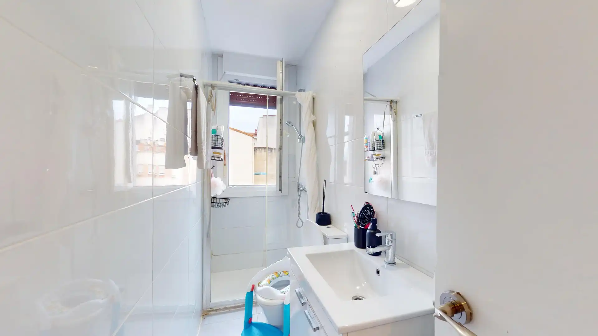 Baño de Piso en venta en Barakaldo  con Calefacción