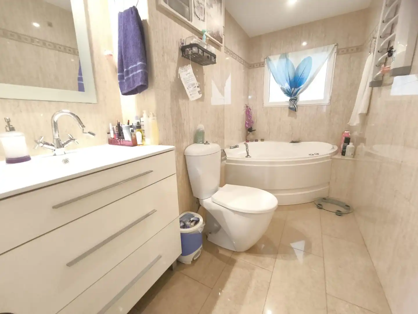 Badezimmer von Wohnung zum Verkauf in Alcoy / Alcoi mit Klimaanlage und Abstellraum