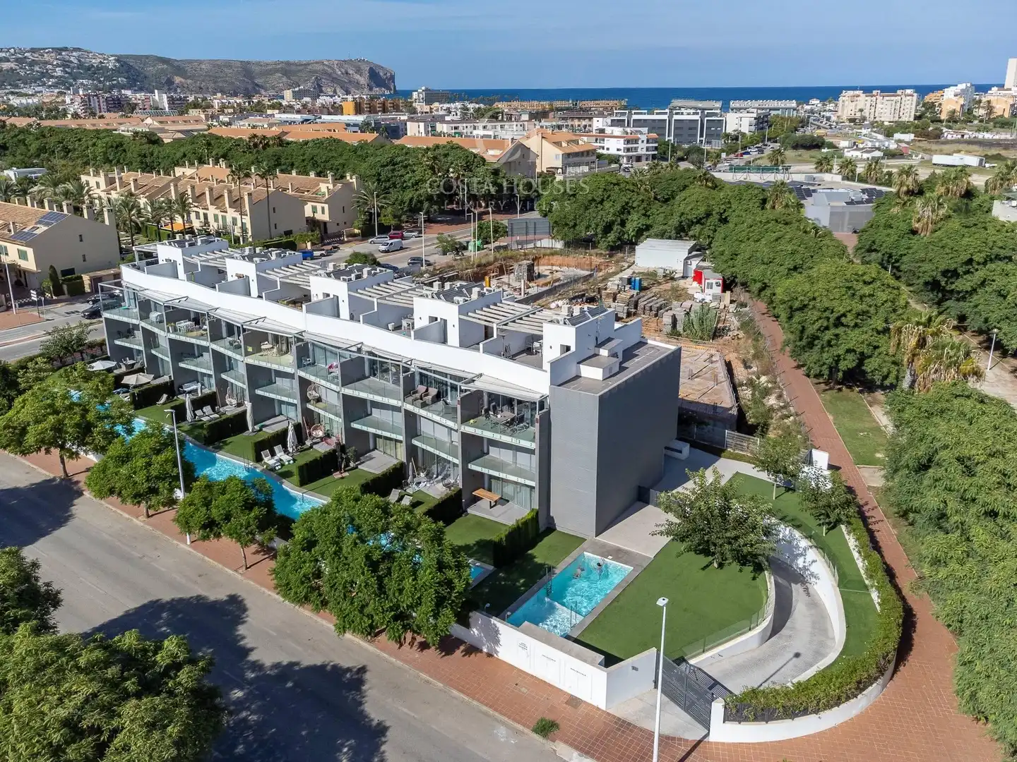 Vista exterior de Àtic en venda en Jávea / Xàbia amb Aire condicionat, Calefacció i Jardí privat