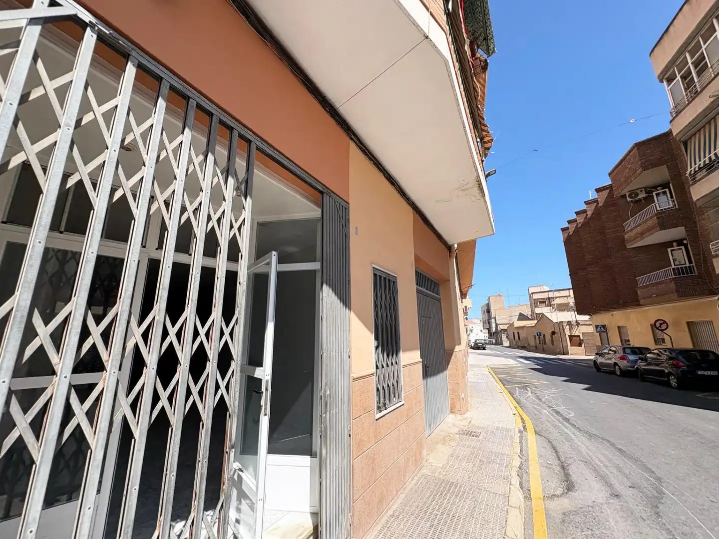 Vista exterior de Local en venta en Albatera