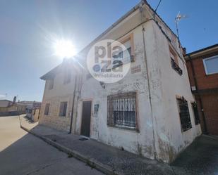 Vista exterior de Casa o xalet en venda en Arlanzón amb Terrassa