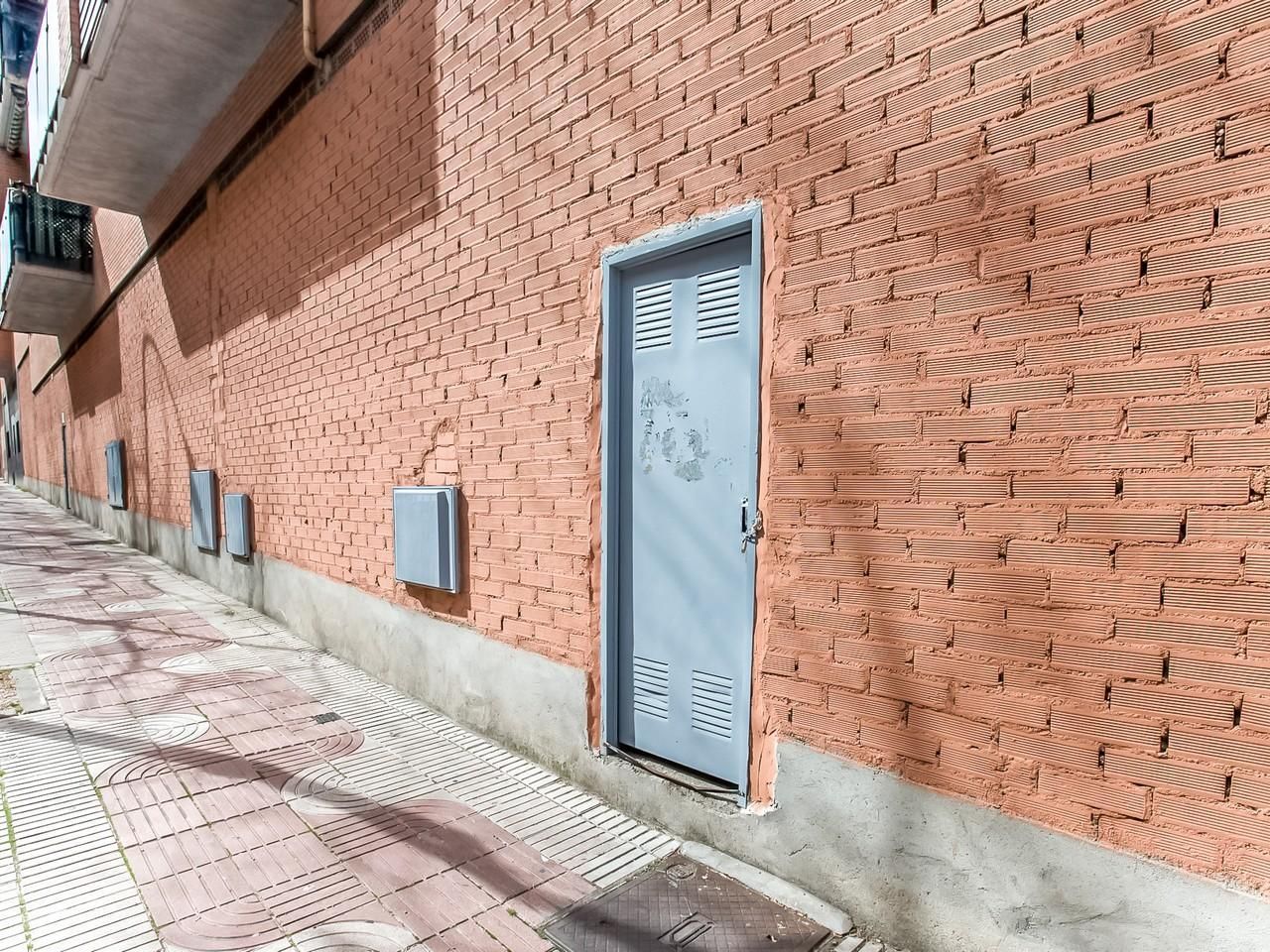 Local en venda a Nardos, 137, Valderas - Los Castillos