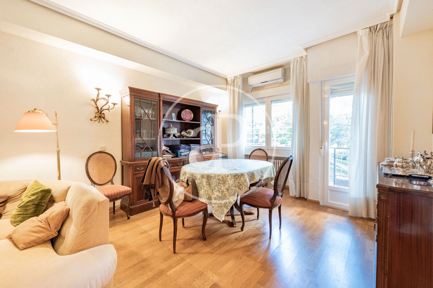 Dining room of Flat for sale in  Madrid Capital  with Air Conditioner, Heating and Private garden