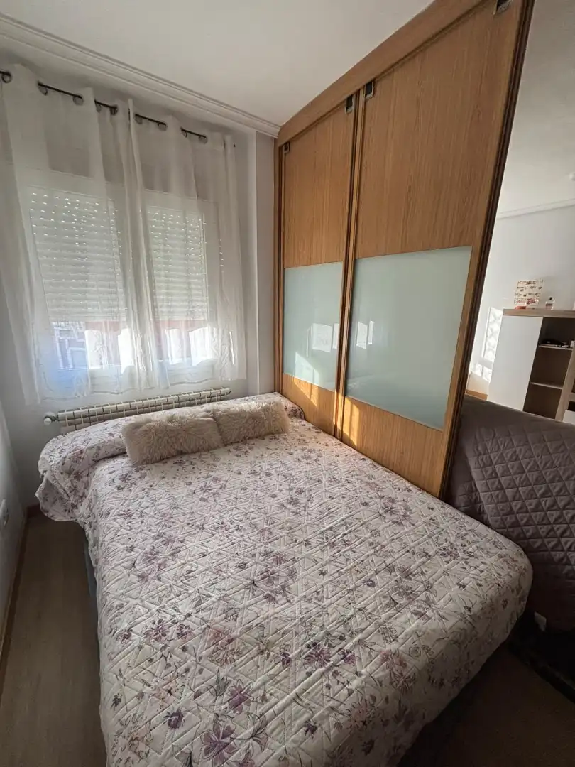 Habitación de Apartamento de alquiler en Puerta de Toledo - Atalaya