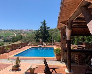 Piscina de Finca rústica en venda en Manilva amb Piscina i Jacuzzi