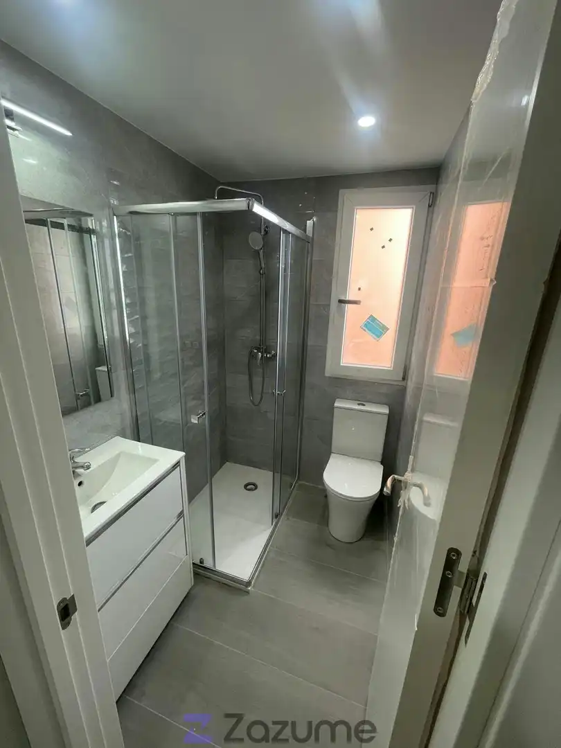Bathroom of Apartments for rent in Burgos  with Heating, Oven and Washing machine