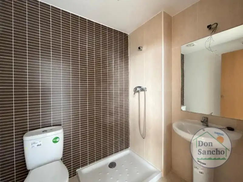 Baño de Casa adosada en venta en Arroyo de la Encomienda con Calefacción, Terraza y Trastero