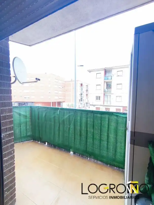 Terrassa de Pis en venda en  Logroño amb Calefacció i Traster