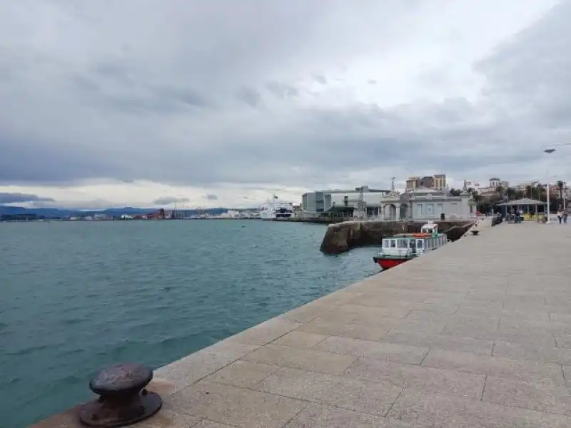 Vista exterior de Local en venta en Santander con Calefacción