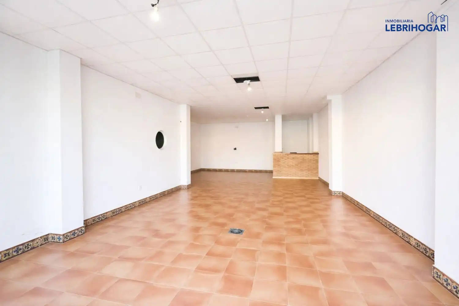 Local comercial en alquiler en Lebrija